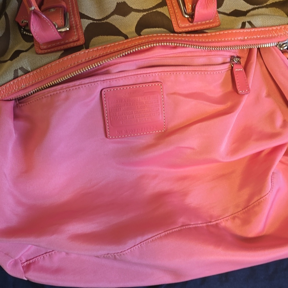 Coach Coral Tote 14L X 10 H X 8W measurements. - Picture 9 of 15